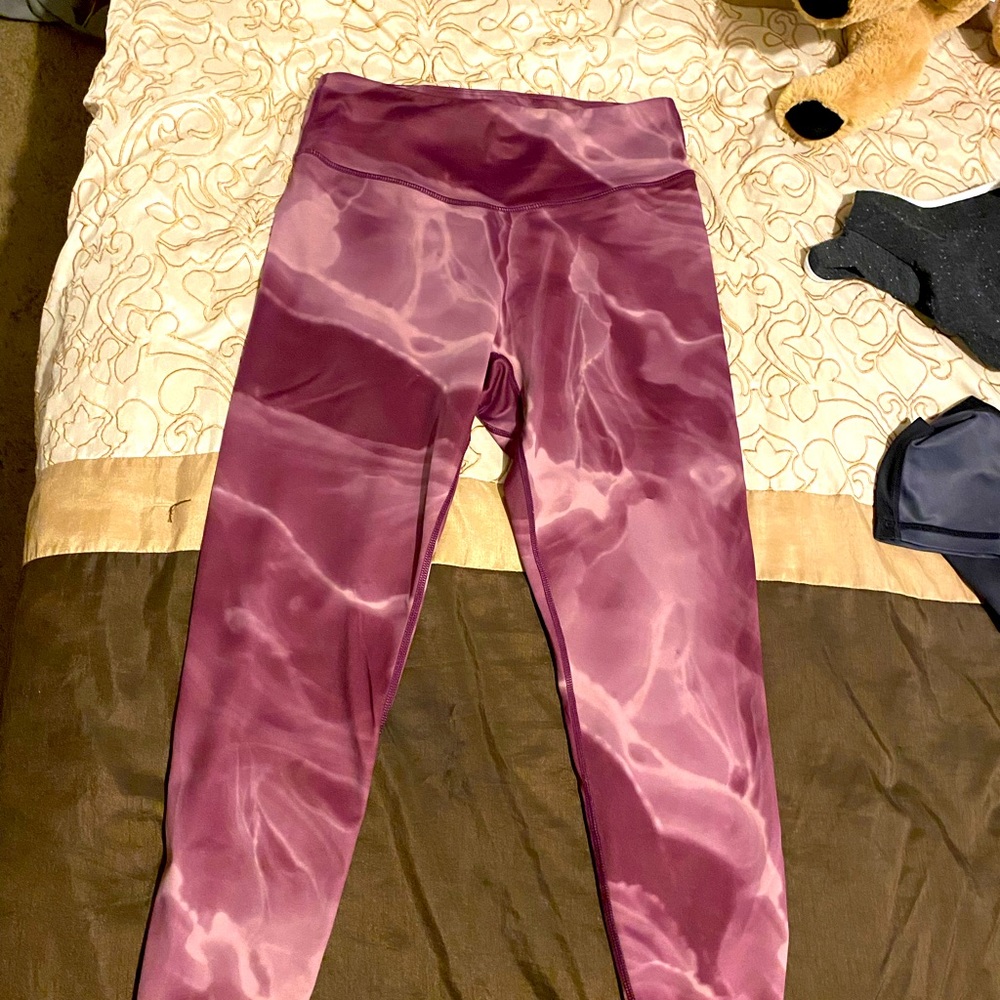 Buffbunny raspberry colored leggings